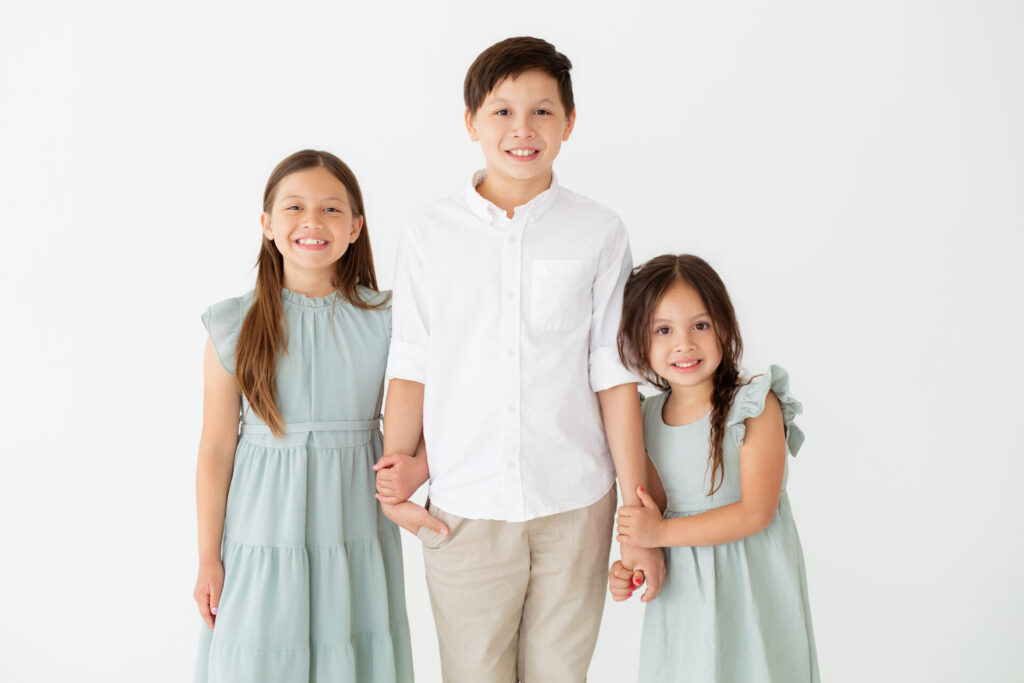 Natural light photo studio white background family session children